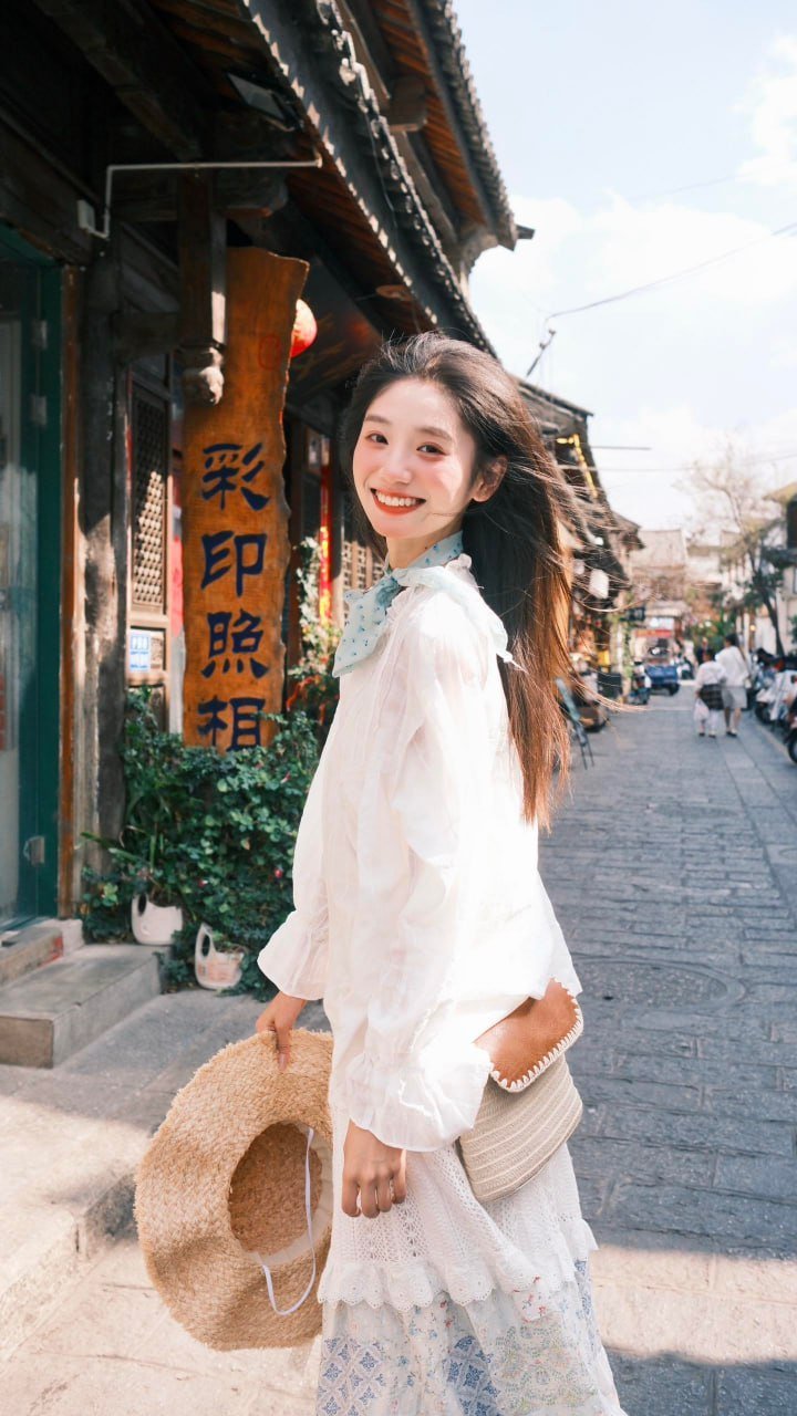 包养女设计师生活