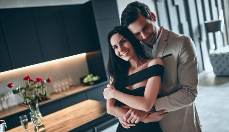 奖杯丈夫：含义解析及成为富家女伴侣的17个标志与方法